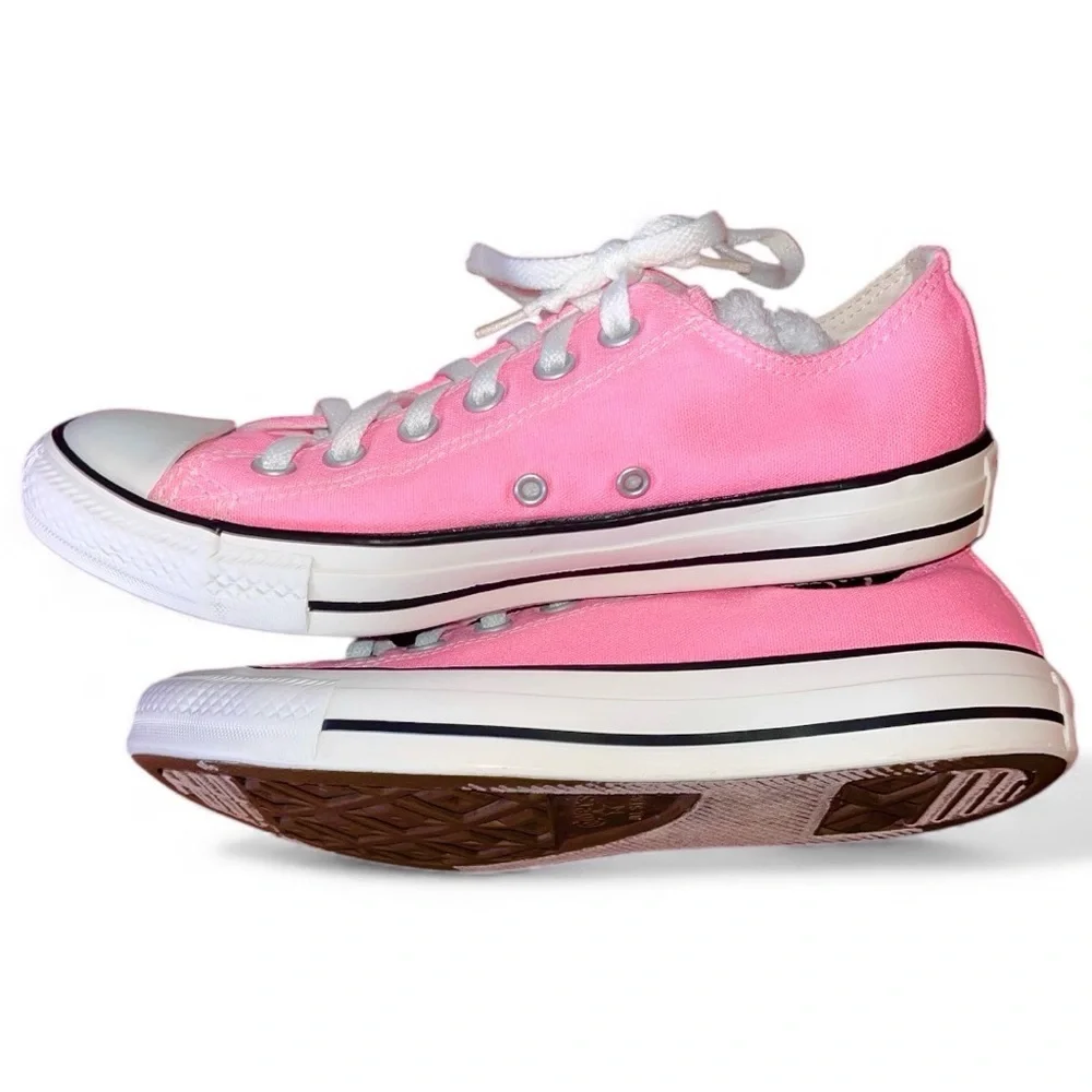 Chuck Taylor All Star Canvas UNISEX LOW TOP SHOE